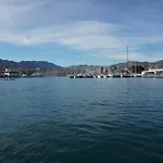 Botel Gloria Sailing