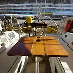 Gloria Sailing *