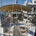 Gloria Sailing *