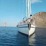 Gloria Sailing Botel *