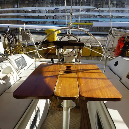 Gloria Sailing *