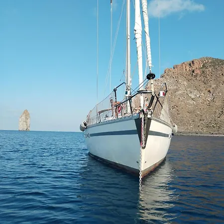 Gloria Sailing Bådhotel *