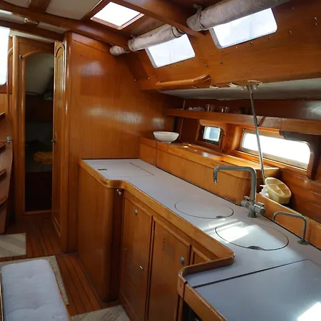 Gloria Sailing Botel *