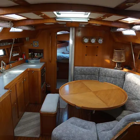 Gloria Sailing Botel Palermo