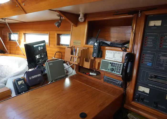 Botel Gloria Sailing *