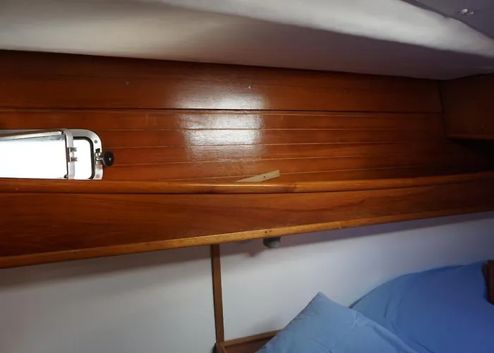 Gloria Sailing Botel