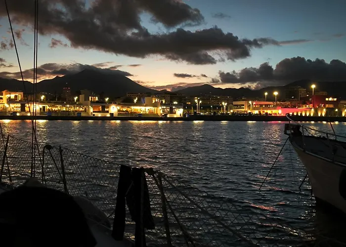 Botel Gloria Sailing *