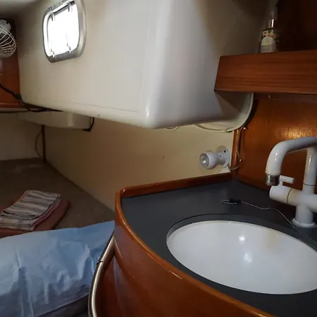 Gloria Sailing Ботель