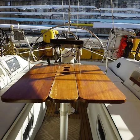 Ботель Gloria Sailing *