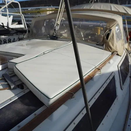 Ботель Gloria Sailing