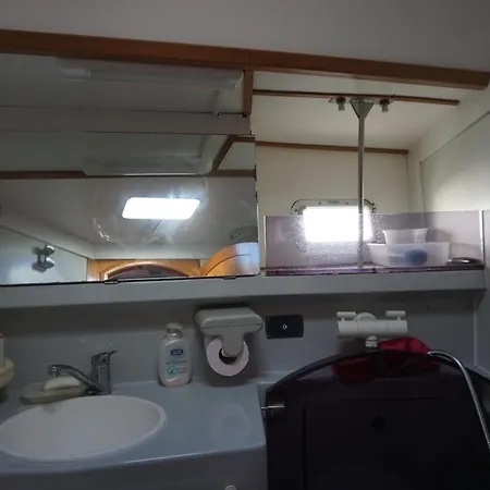 Ботель Gloria Sailing *